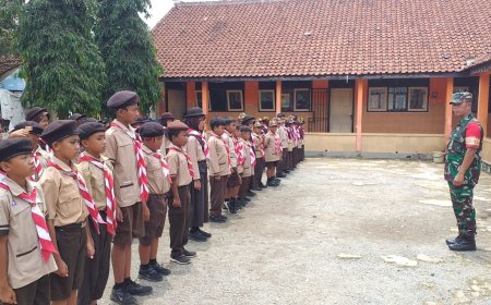 Tanamkan Disiplin, Babinsa Koramil 03/Wanadadi Latihkan Dasar-Dasar PBB