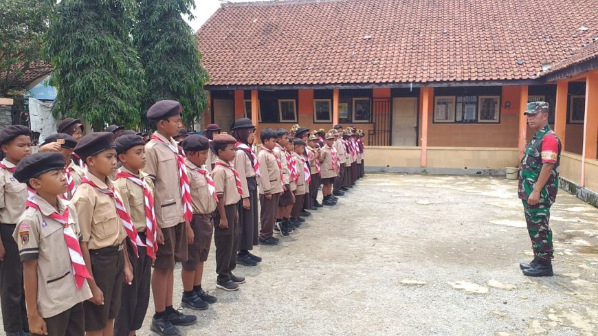 Tanamkan Disiplin, Babinsa Koramil 03/Wanadadi Latihkan Dasar-Dasar PBB