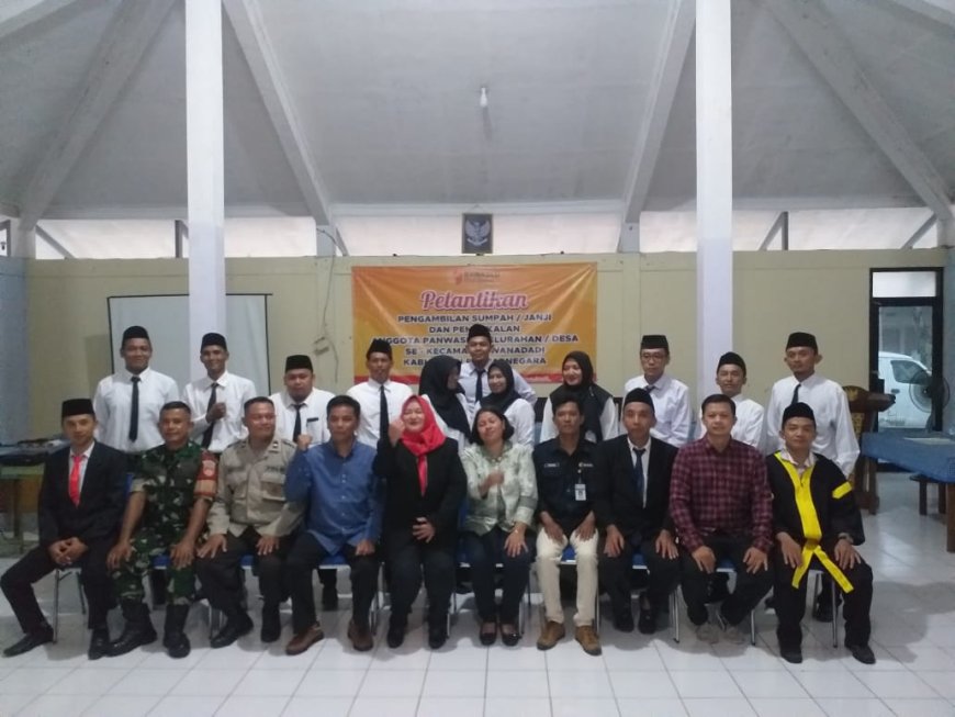 Babinsa Koramil 03/Wanadadi hadiri Pengambilan Sumpah Janji dan Pelantikan Panwaslu Desa Se- Kecamatan Wanadadi