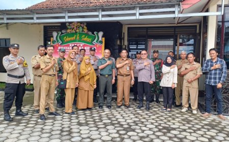 Kebersamaan Danramil 03/Wanadadi dan Camat Wanadadi Beri Kejutan HUT Bhayangkara Ke Polsek