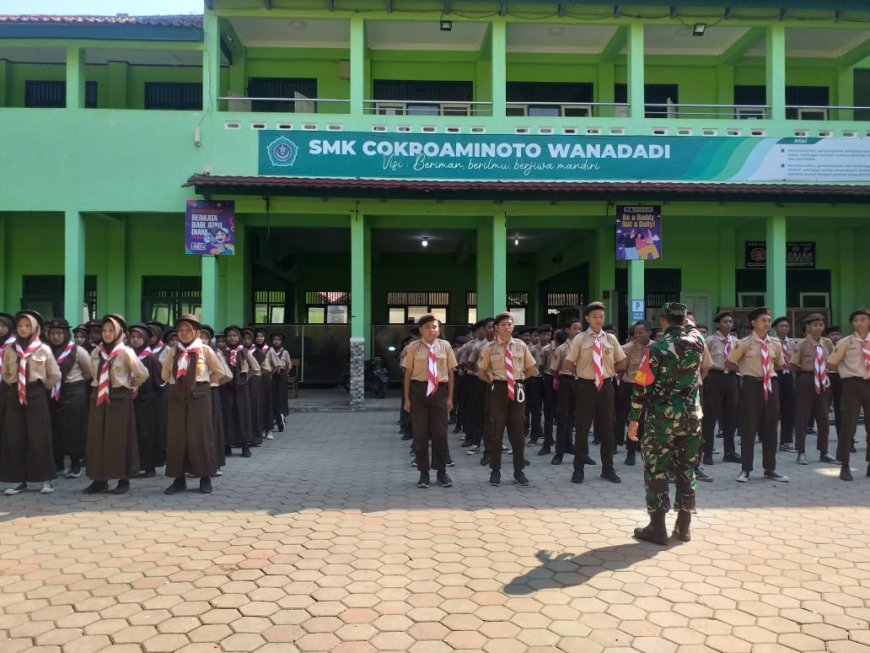 Babinsa Koramil 03/Wanadadi Latih PBB di SMP Cokroaminoto Wanadadi Guna Membentuk Karakter dan Kedisiplinan