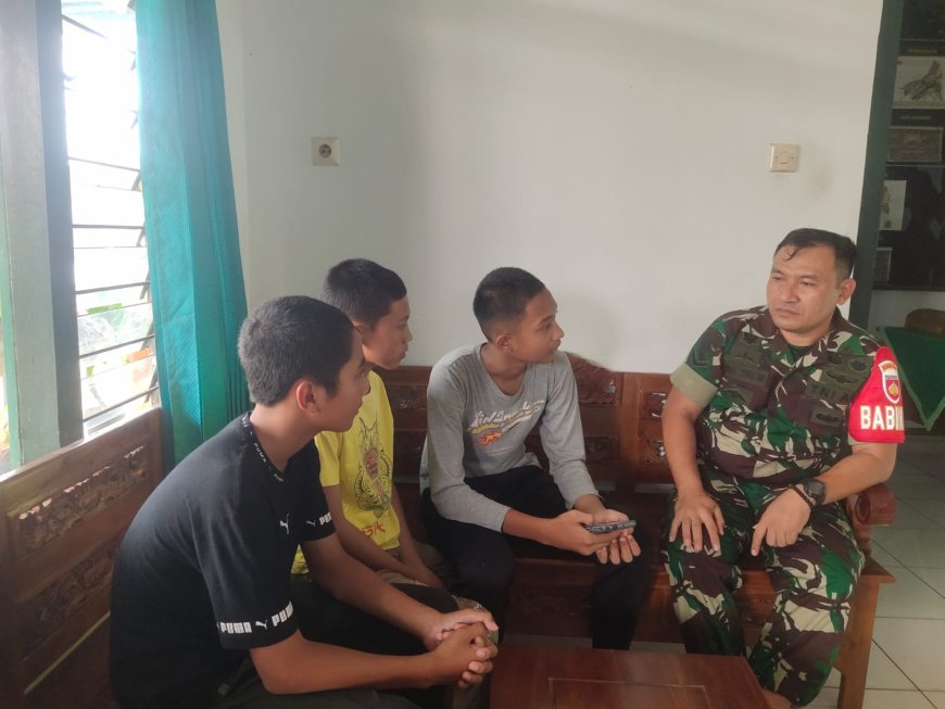 Babinsa Beri Bimbingan Tentang Kenakalan Remaja