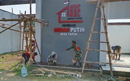 Babinsa Wanadadi Dampingi Pemadatan Garasi dan Halaman KDKMP Tapen